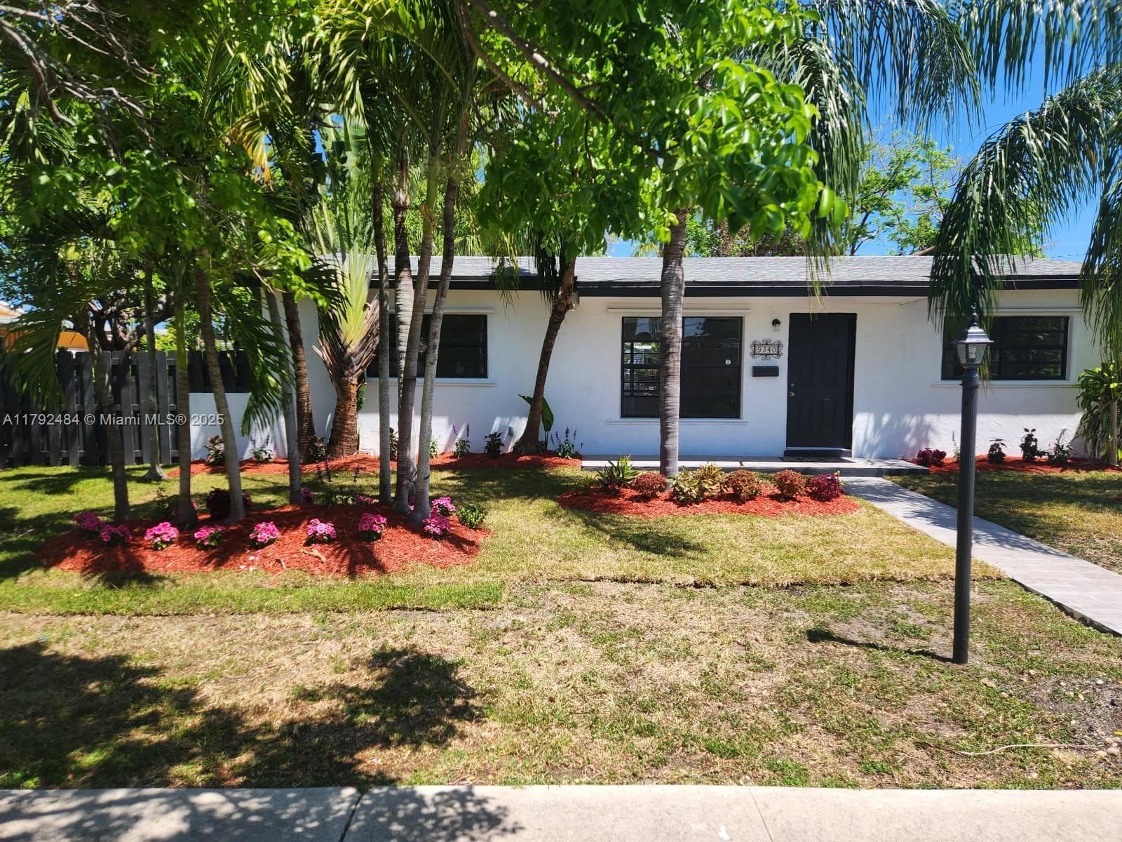 9340 Martinique Dr, Cutler Bay FL 33189 — 2