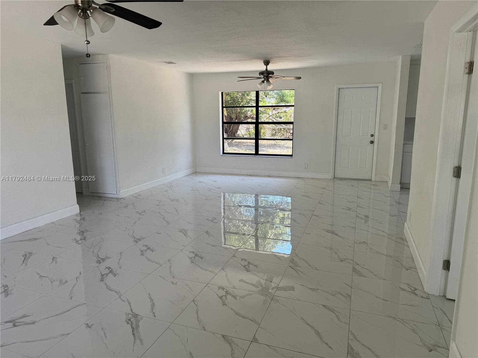 9340 Martinique Dr, Cutler Bay FL 33189 — 6