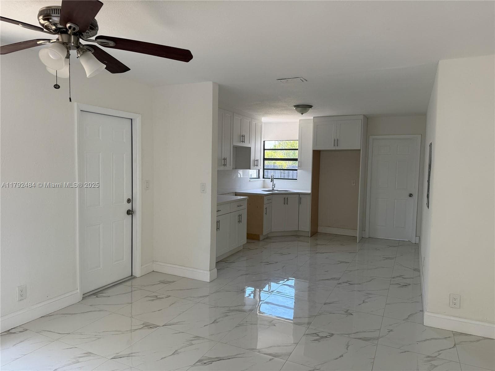 9340 Martinique Dr, Cutler Bay FL 33189 — 7