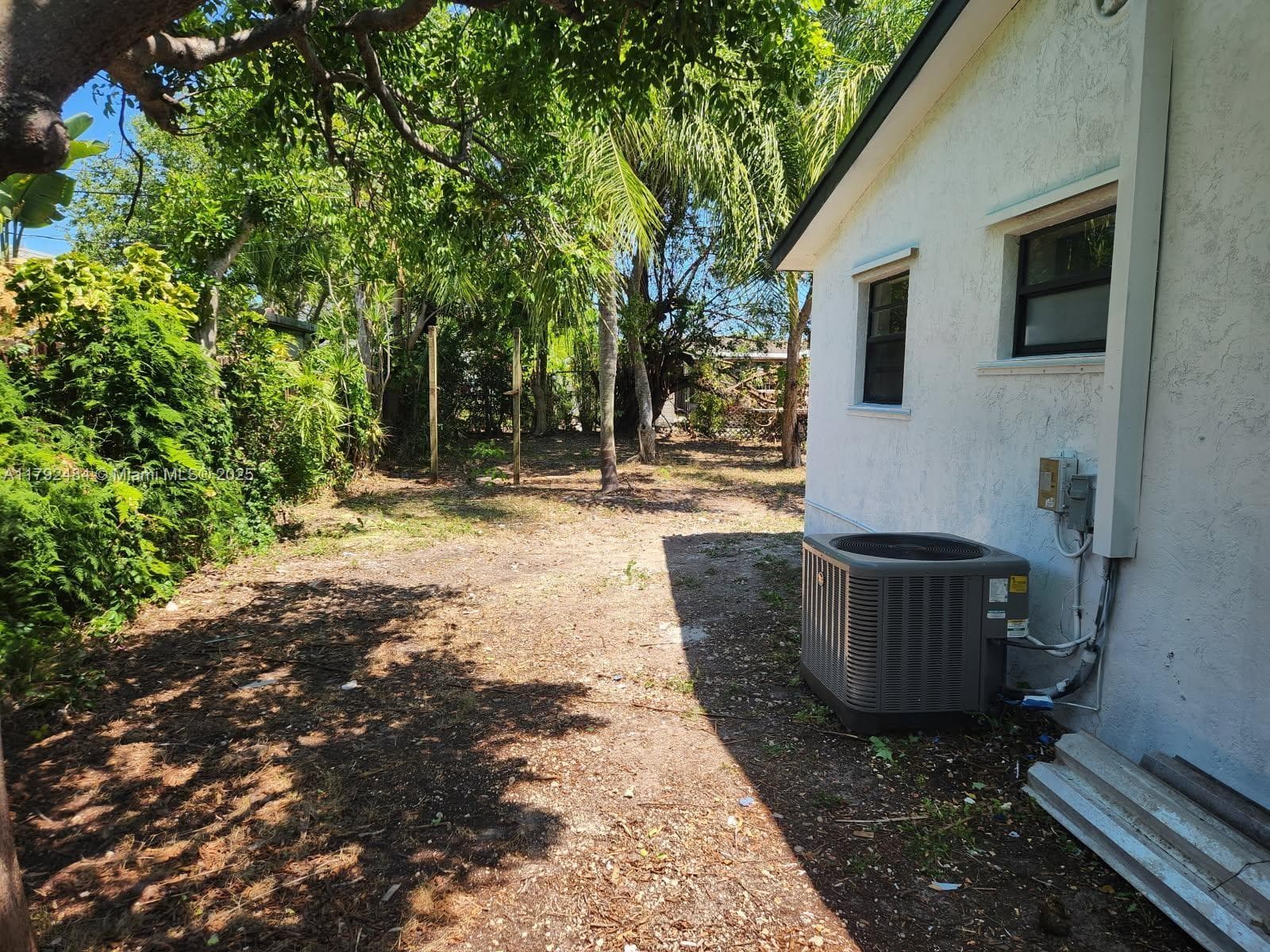 9340 Martinique Dr, Cutler Bay FL 33189 — 3