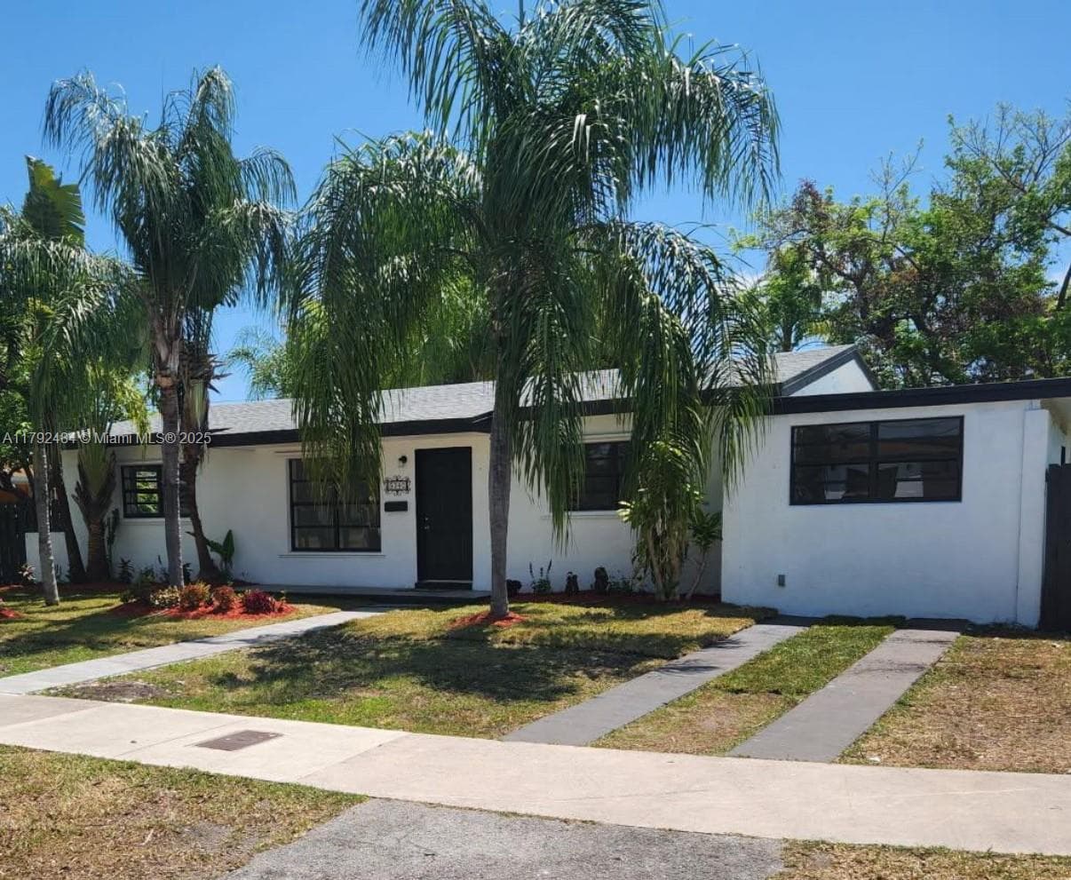 9340 Martinique Dr, Cutler Bay FL 33189 — 1
