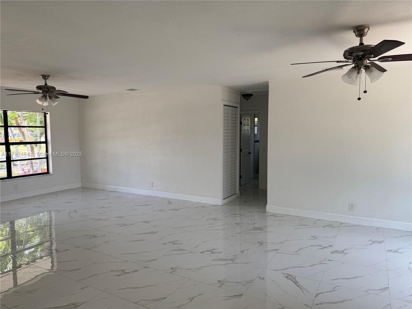 9340 Martinique Dr, Cutler Bay FL 33189 — 9