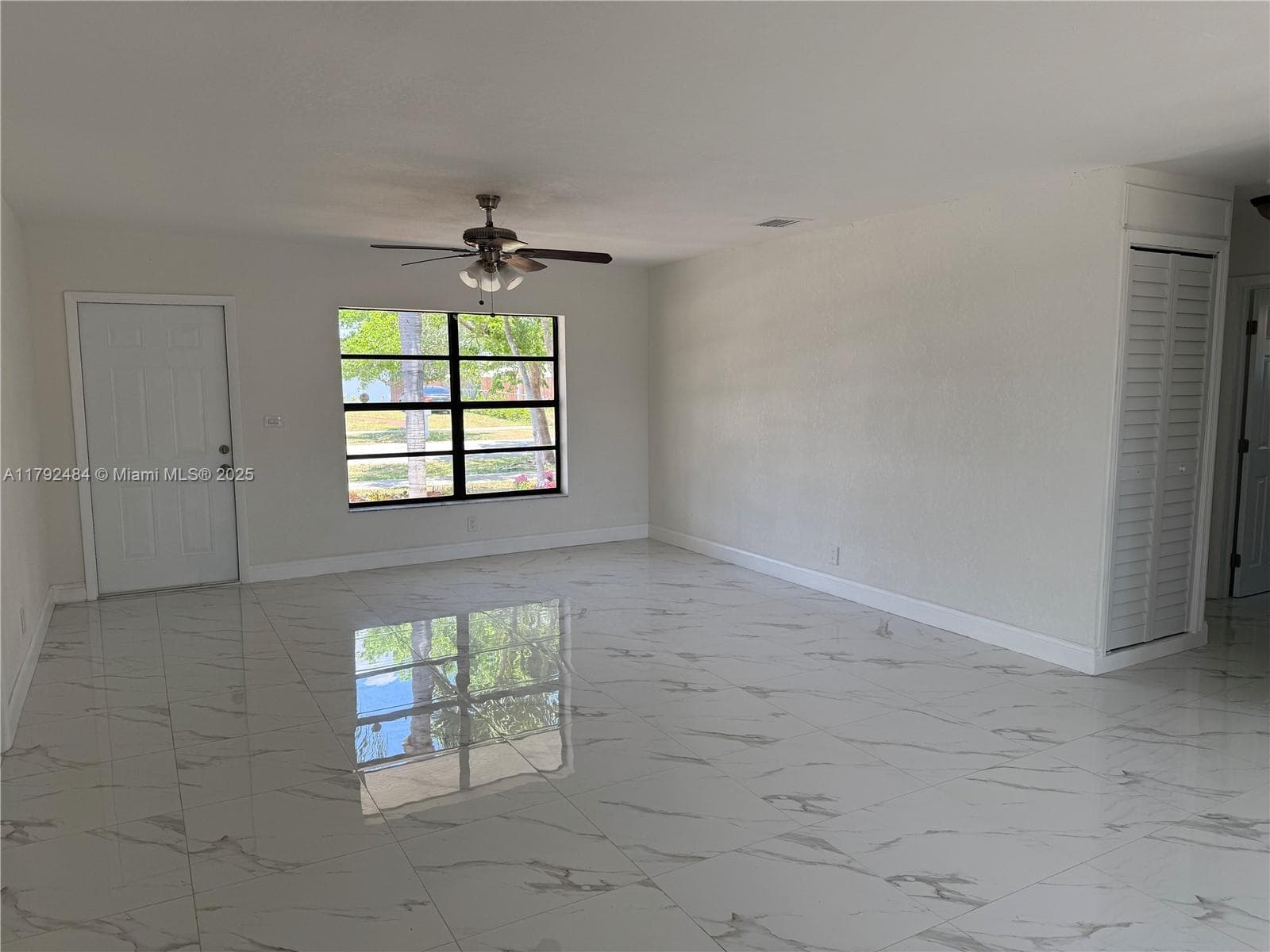 9340 Martinique Dr, Cutler Bay FL 33189 — 10
