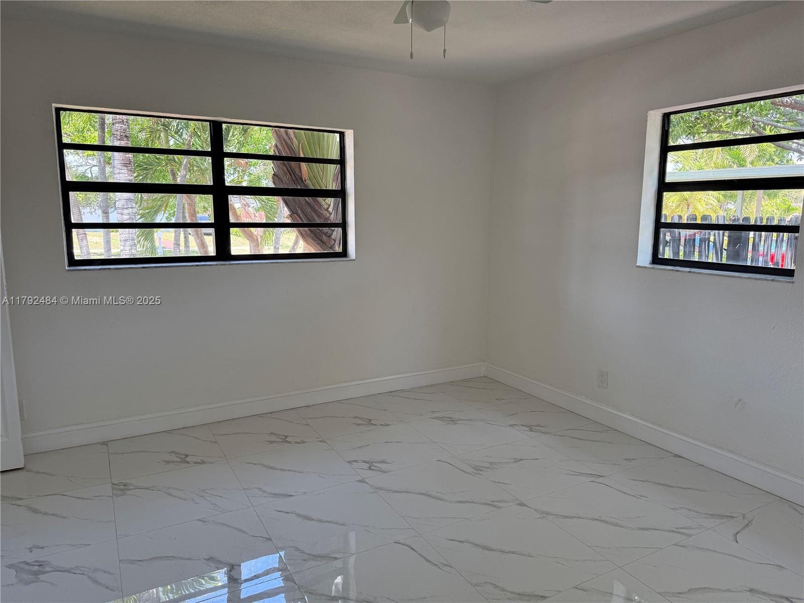 9340 Martinique Dr, Cutler Bay FL 33189 — 11