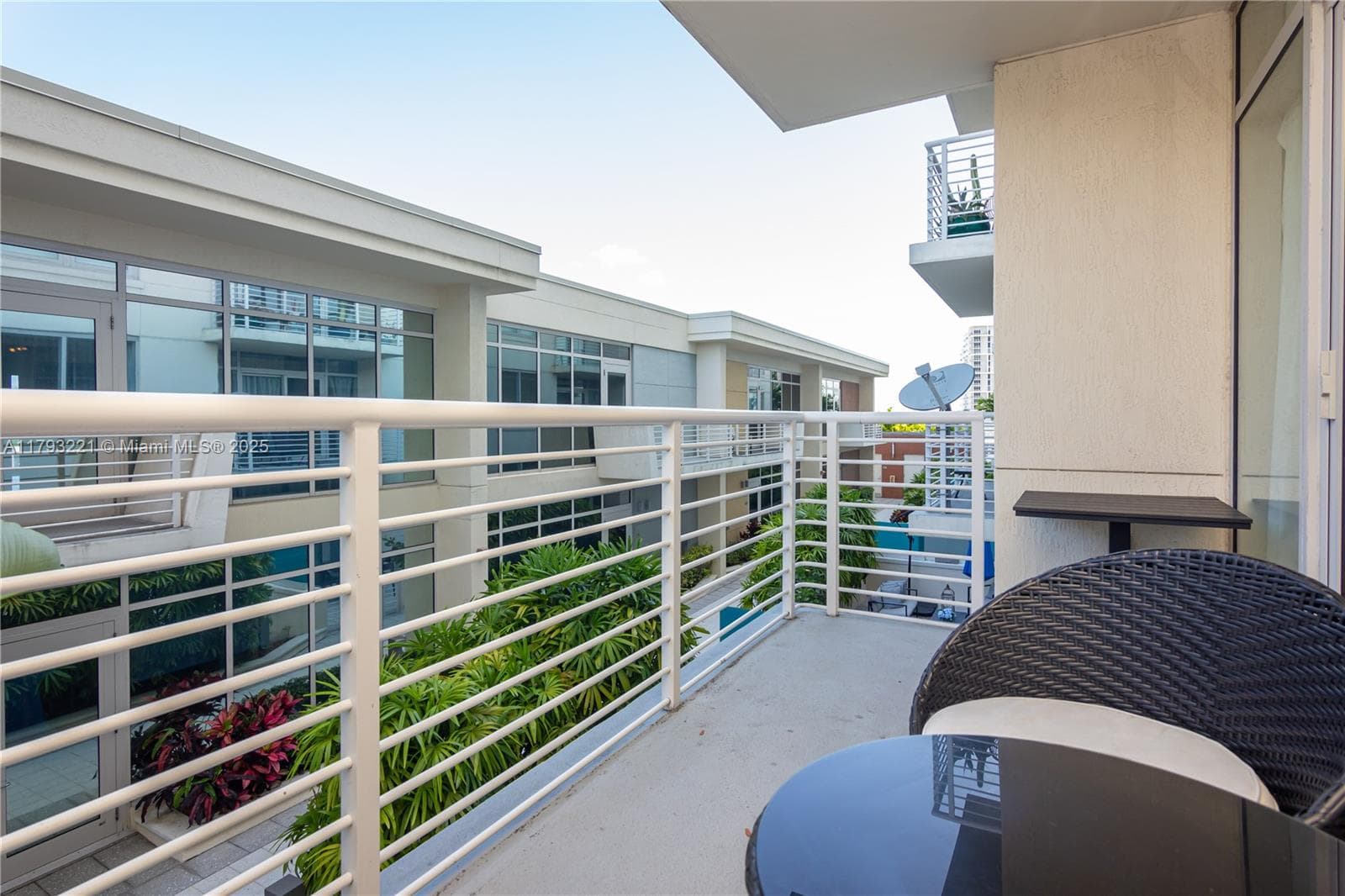 3250 NE 1st Ave # 608, Miami FL 33137 — 27