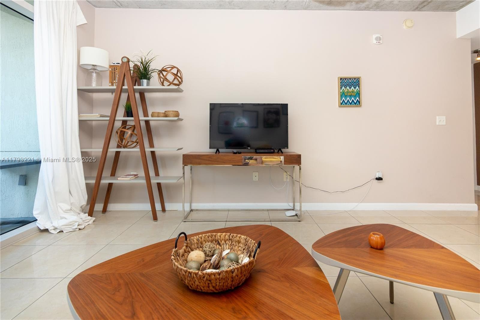 3250 NE 1st Ave # 608, Miami FL 33137 — 16