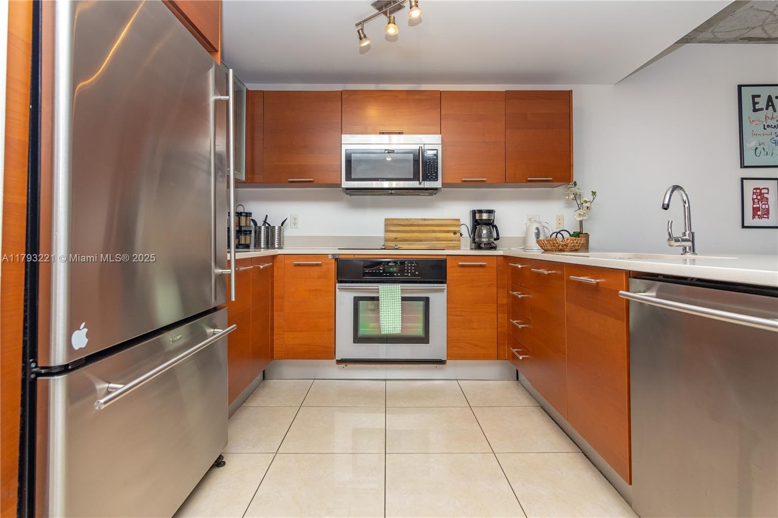 3250 NE 1st Ave # 608, Miami FL 33137 — 5