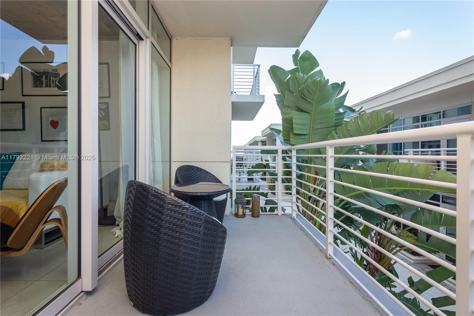 3250 NE 1st Ave # 608, Miami FL 33137 — 25
