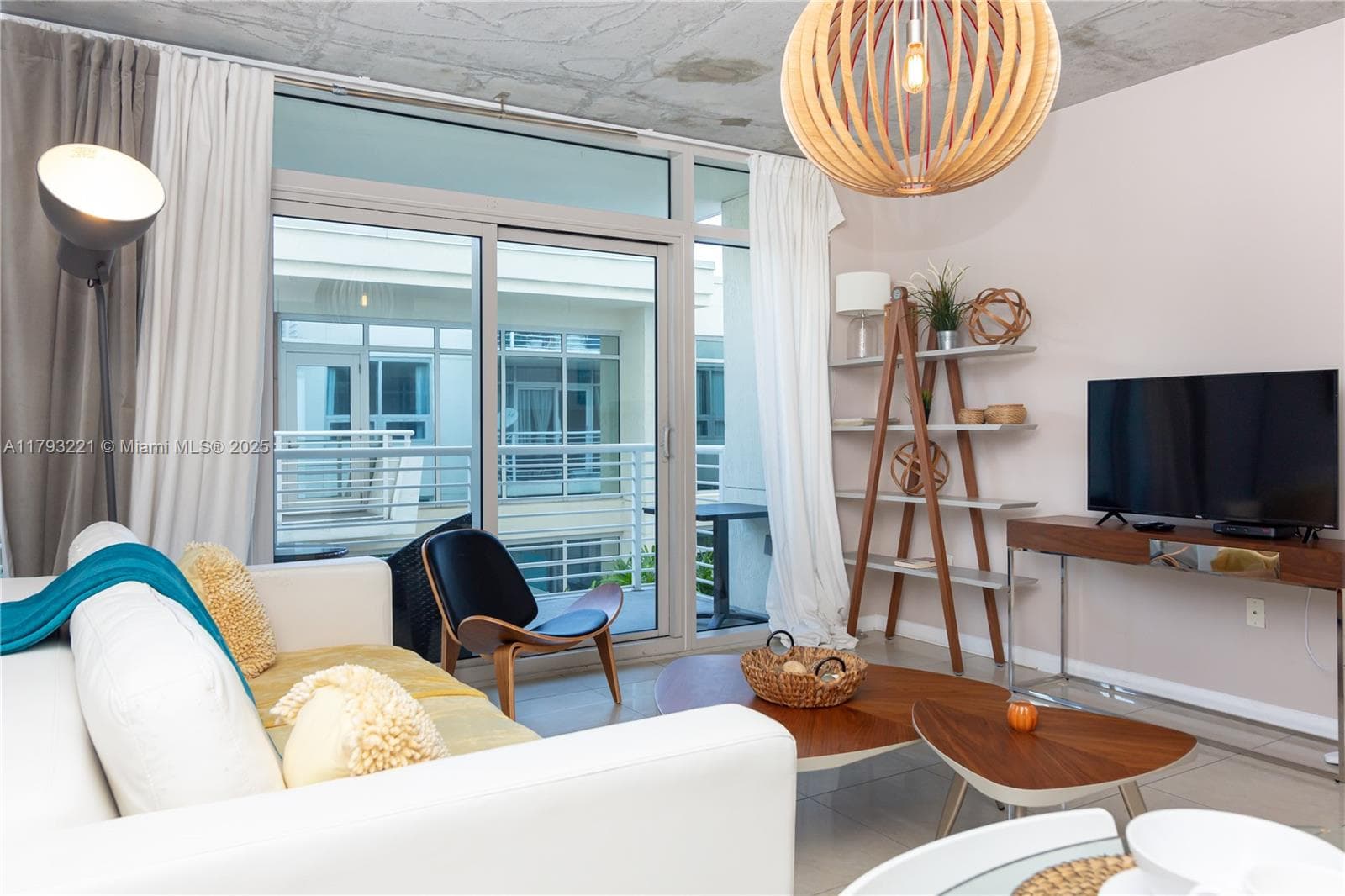 3250 NE 1st Ave # 608, Miami FL 33137 — 21