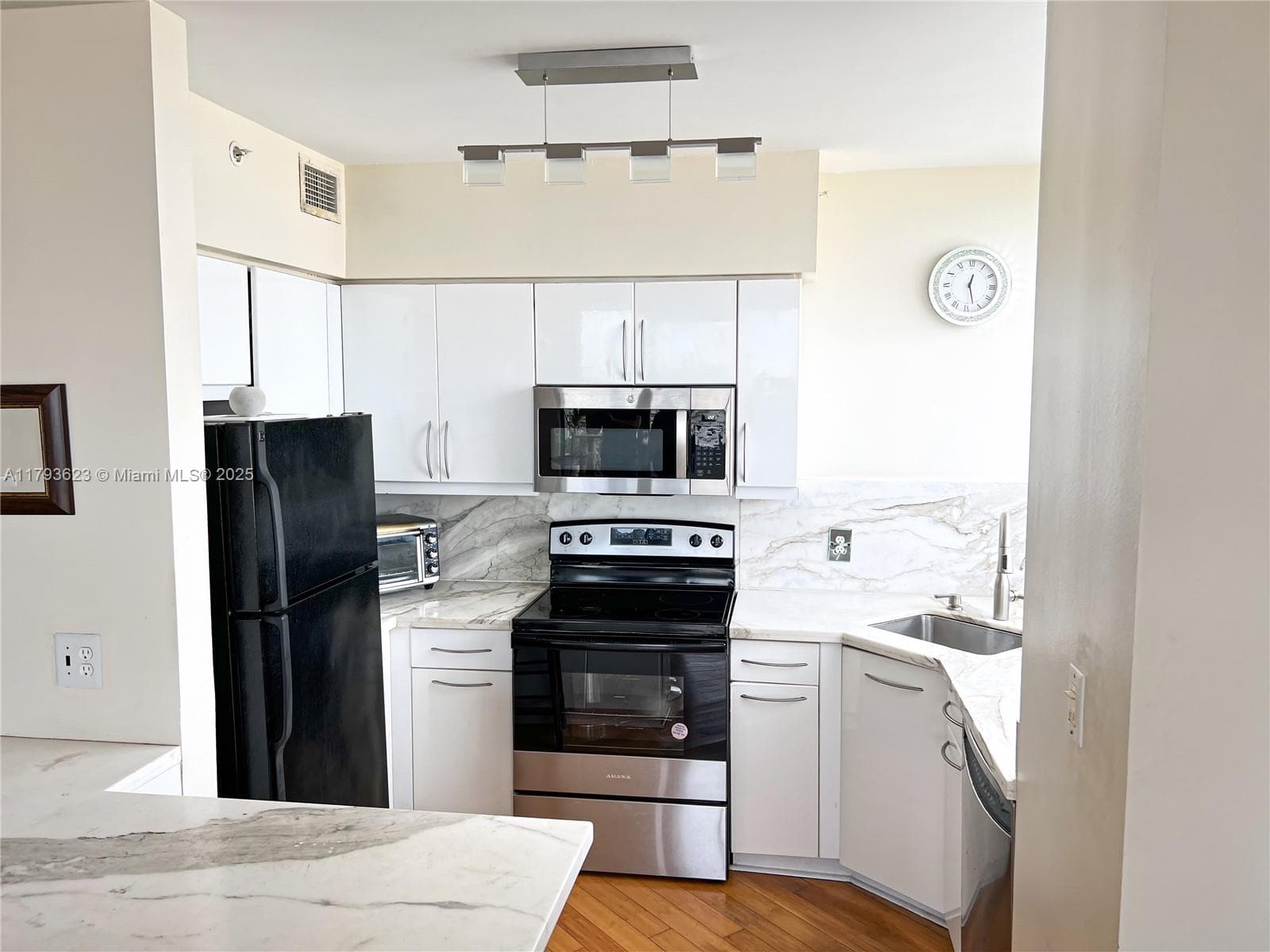 1330 West Ave # 1013, Miami Beach FL 33139 — 6