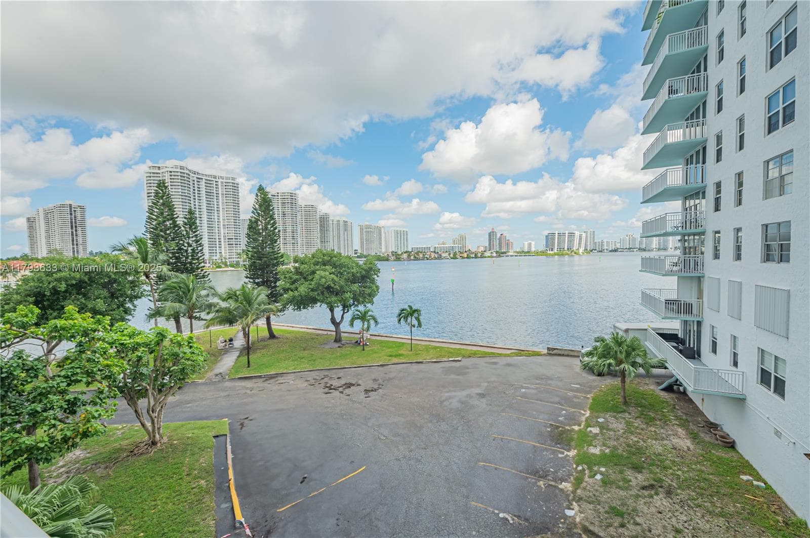 301 174th St # 401, Sunny Isles Beach FL 33160 — 33