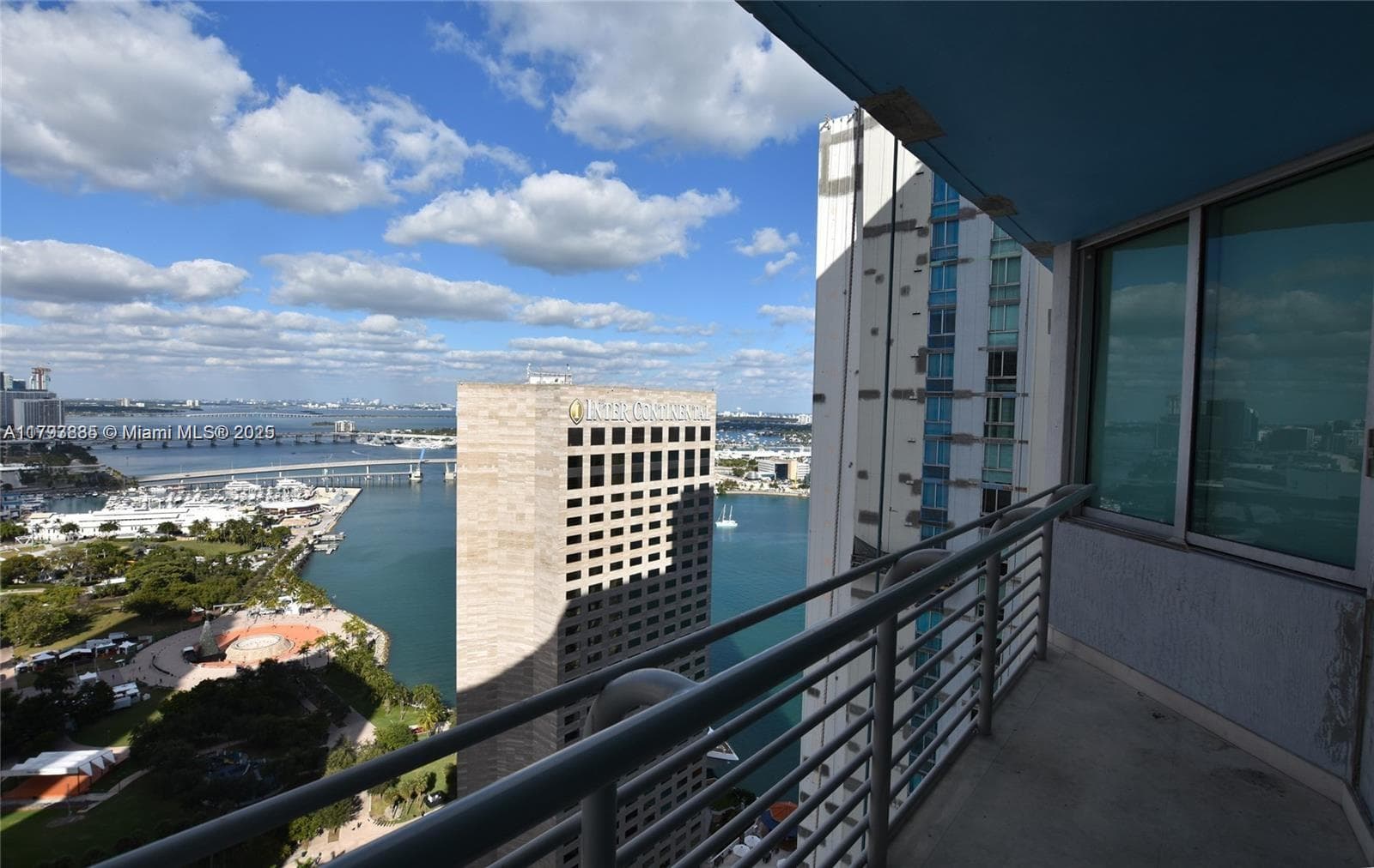 325 S Biscayne Blvd # 3822, Miami FL 33131 — 1