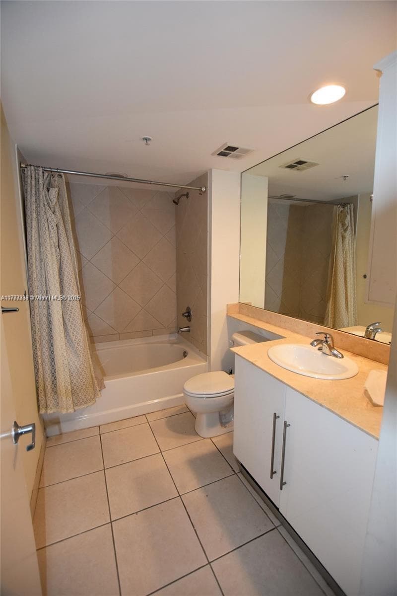 325 S Biscayne Blvd # 3822, Miami FL 33131 — 11