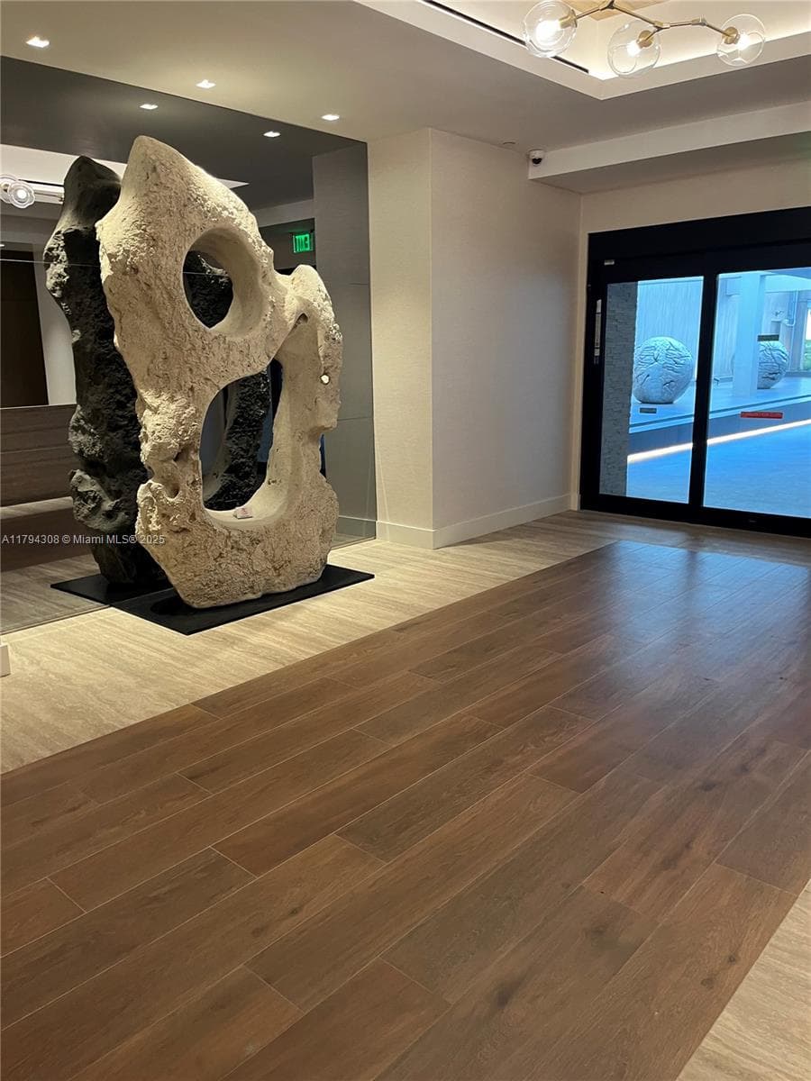 2301 Collins Ave # 326, Miami Beach FL 33139 — 23