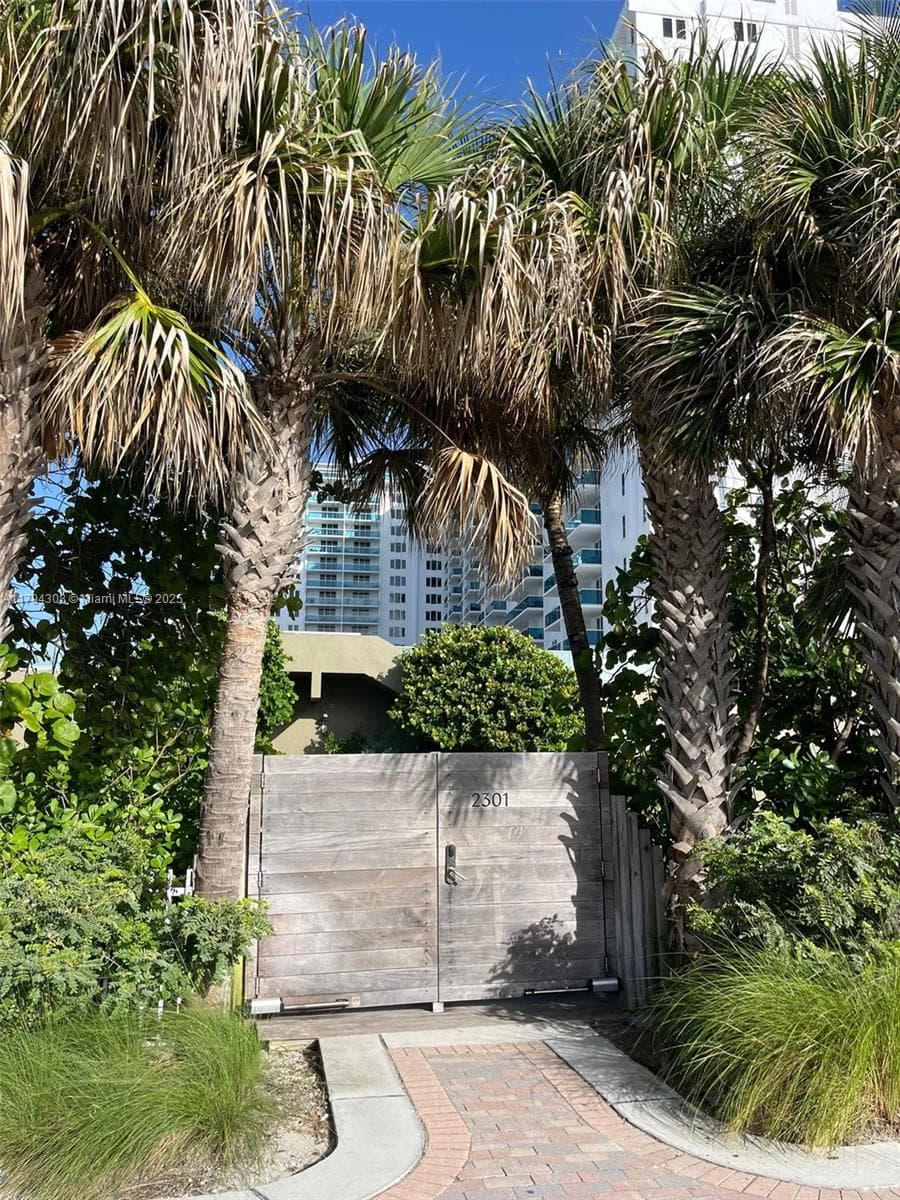 2301 Collins Ave # 326, Miami Beach FL 33139 — 27