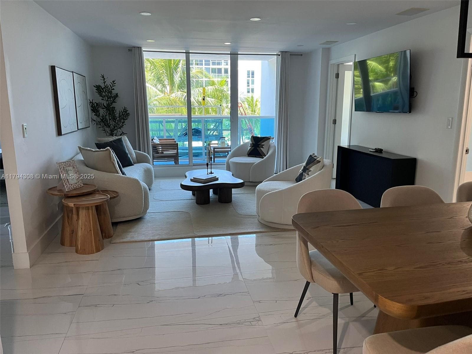 2301 Collins Ave # 326, Miami Beach FL 33139 — 2