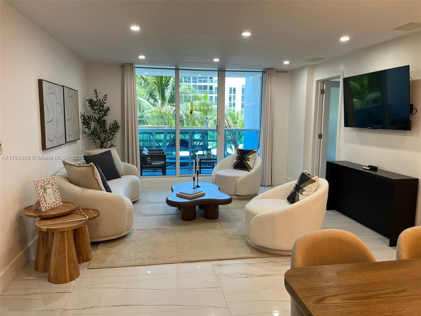 2301 Collins Ave # 326, Miami Beach FL 33139 — 1