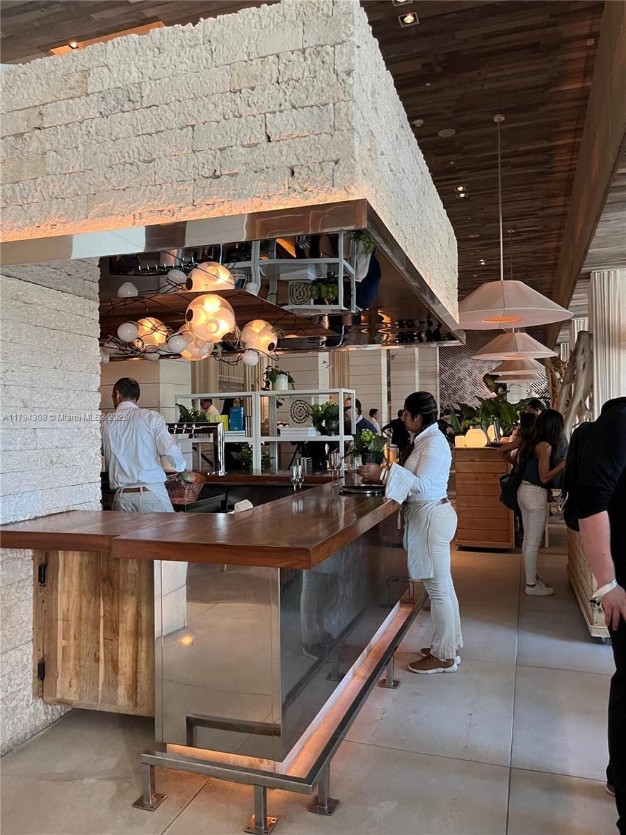 2301 Collins Ave # 326, Miami Beach FL 33139 — 54