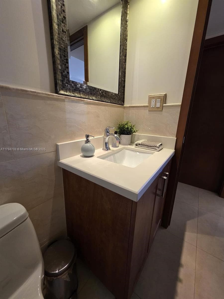 9225 Collins Ave # 1409, Surfside FL 33154 — 28