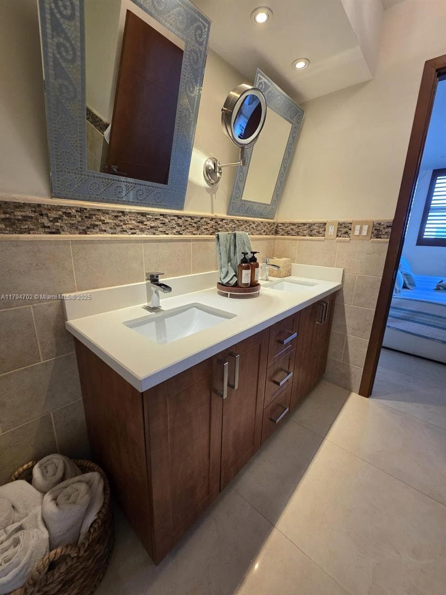9225 Collins Ave # 1409, Surfside FL 33154 — 24