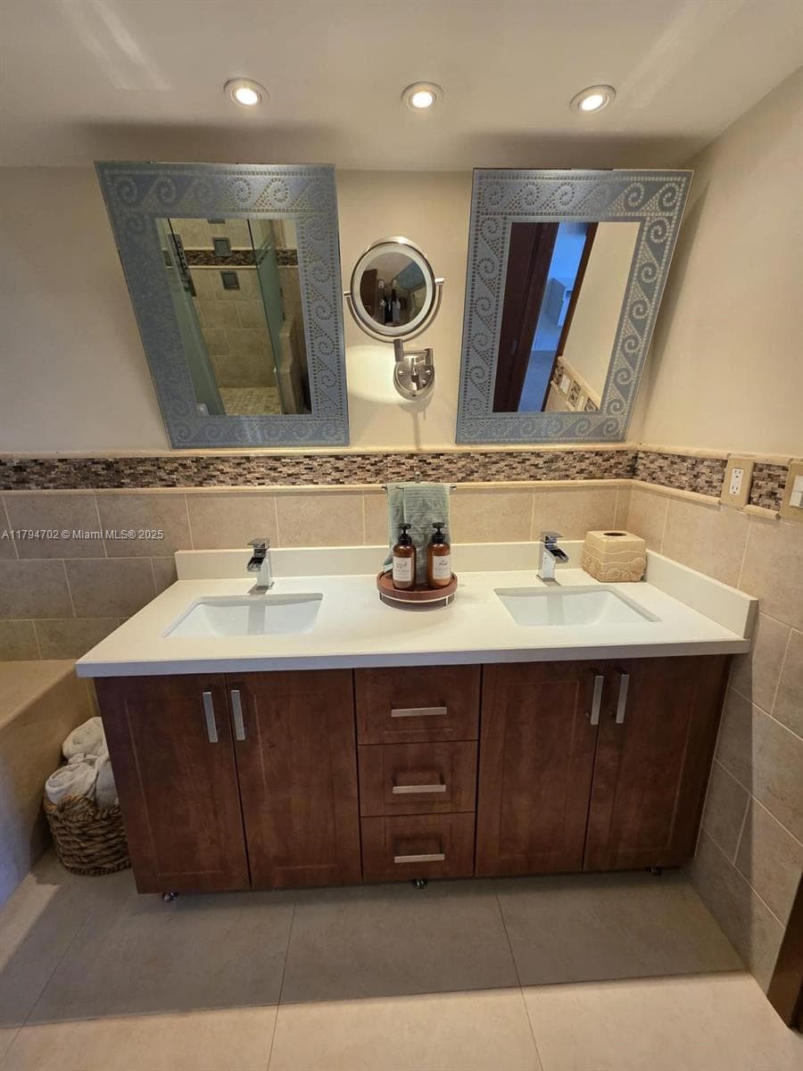 9225 Collins Ave # 1409, Surfside FL 33154 — 25