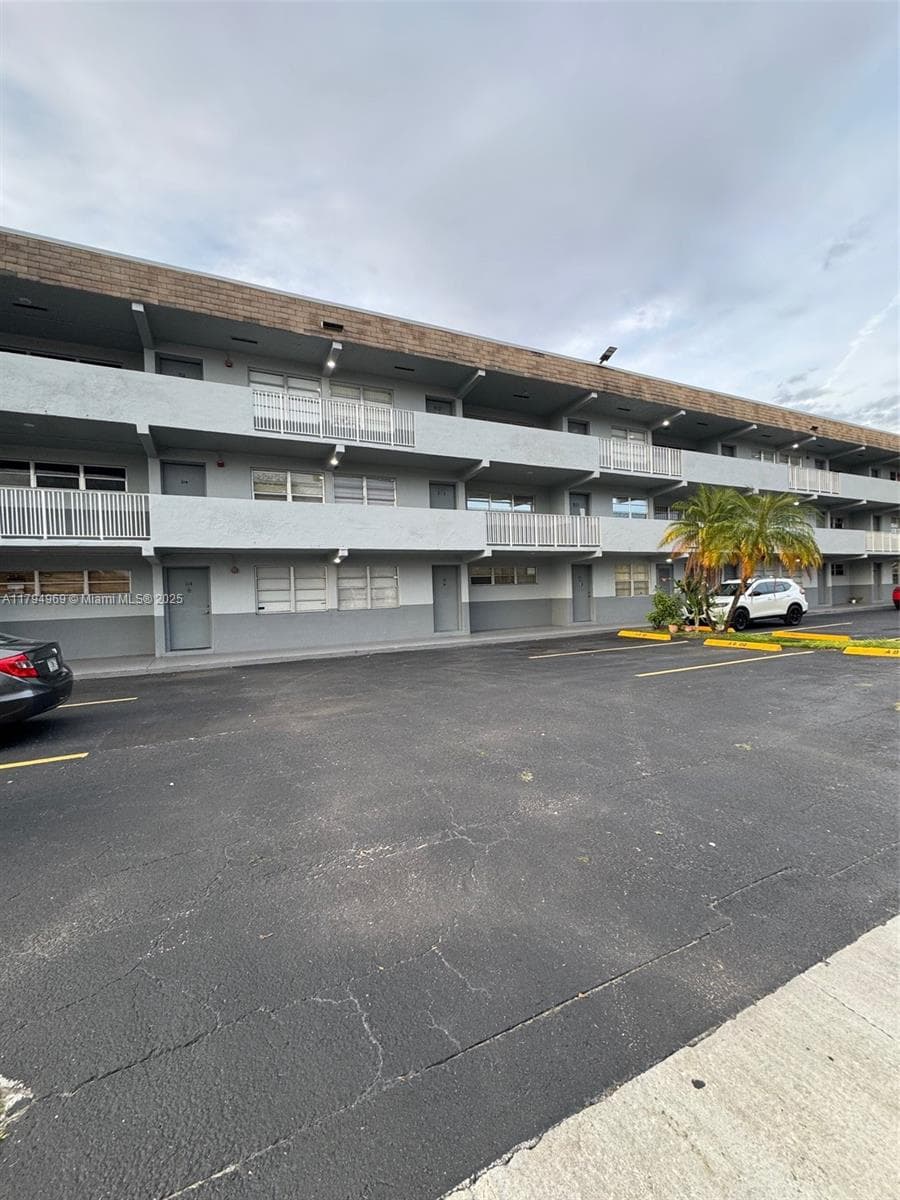11195 SW 1st St # 314, Sweetwater FL 33174 — 2