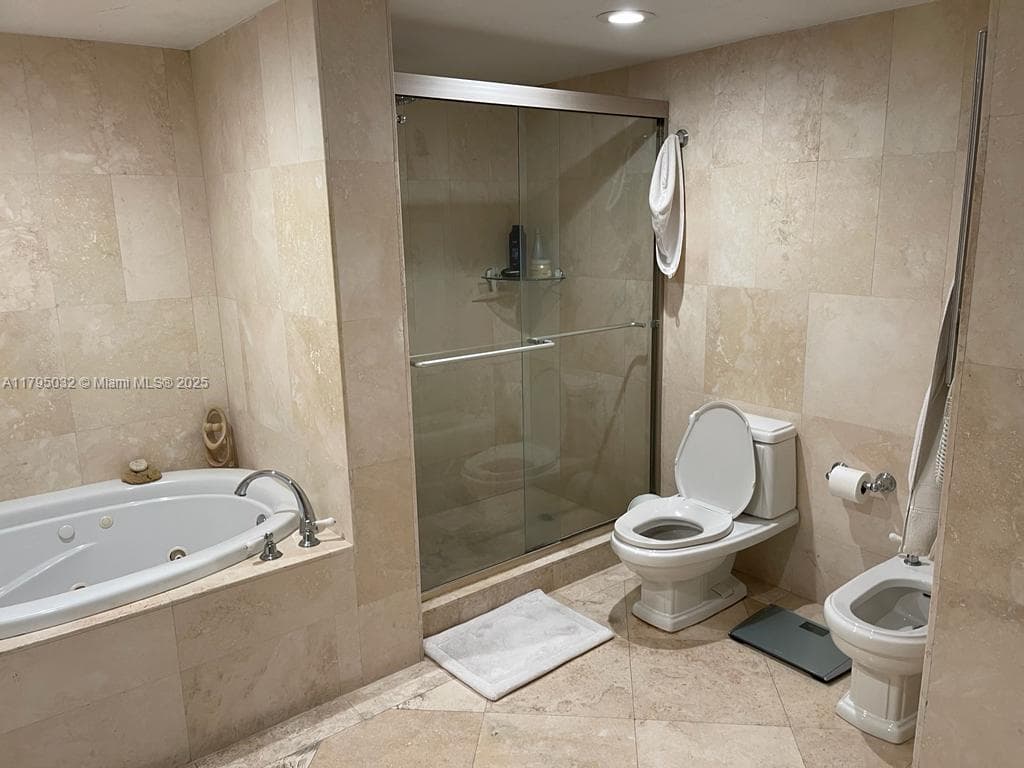 600 Grapetree Dr, Key Biscayne FL 33149 — 9