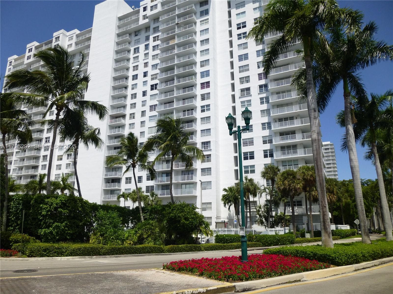 2801 NE 183rd St # 1507W, Aventura FL 33160 — 22