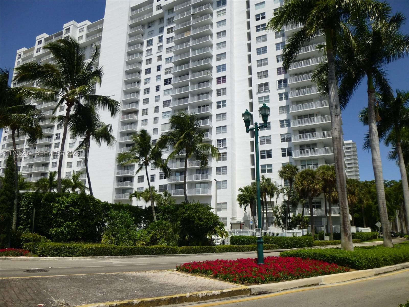 2801 NE 183rd St # 1507W, Aventura FL 33160 — 1