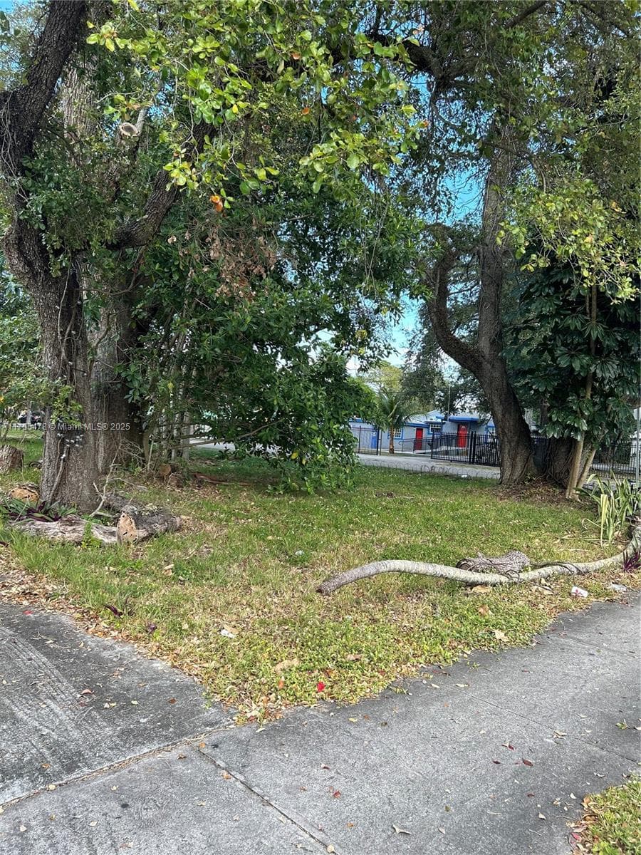 Miami, FL — 19