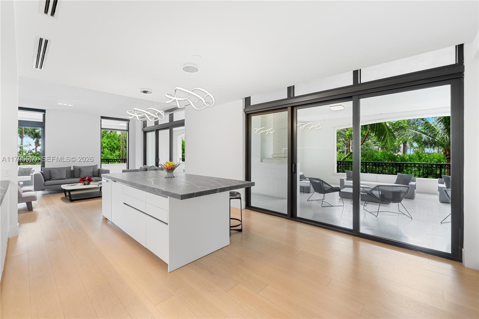 7025 Fisher Island Dr # 7025, Miami Beach FL 33109 — 37