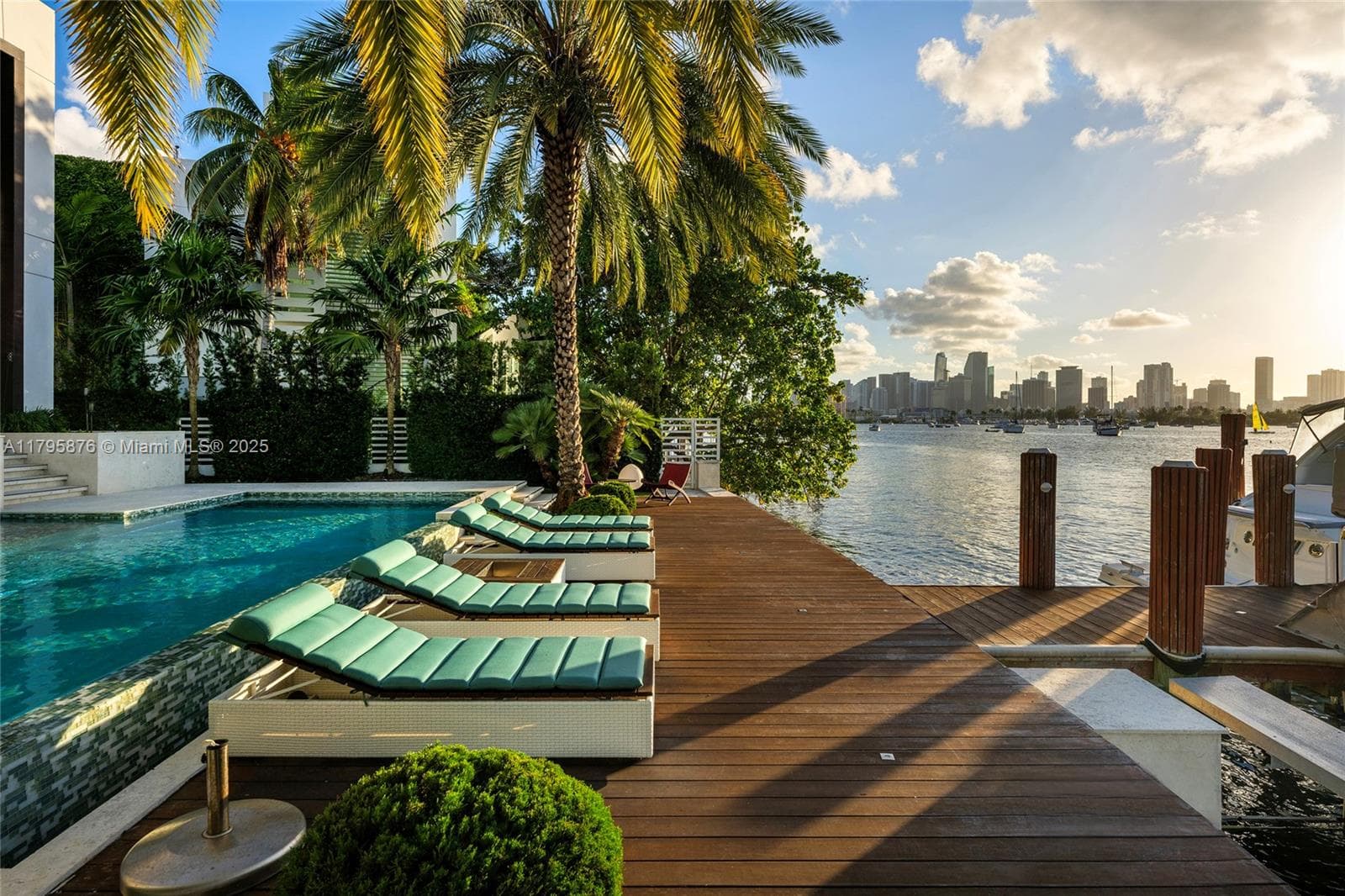 441 N Hibiscus Dr, Miami Beach FL 33139 — 62