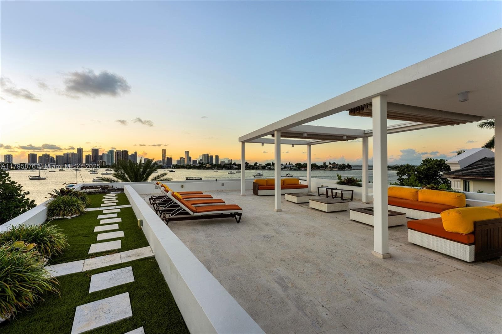 441 N Hibiscus Dr, Miami Beach FL 33139 — 73