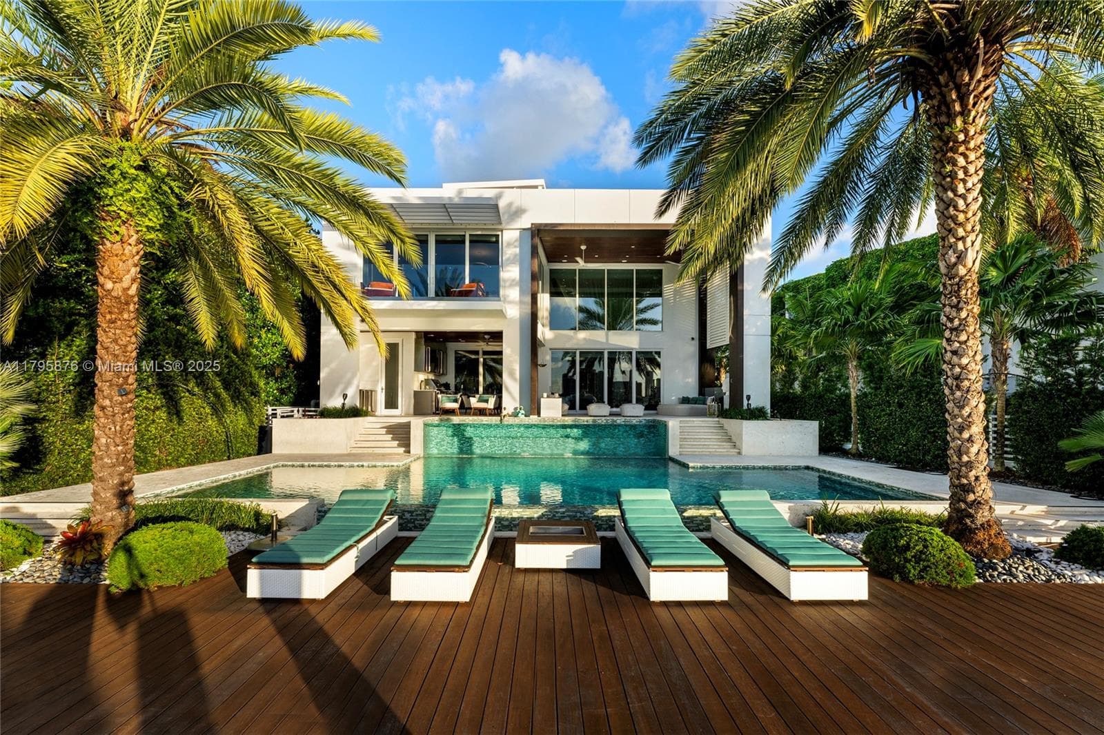441 N Hibiscus Dr, Miami Beach FL 33139 — 63