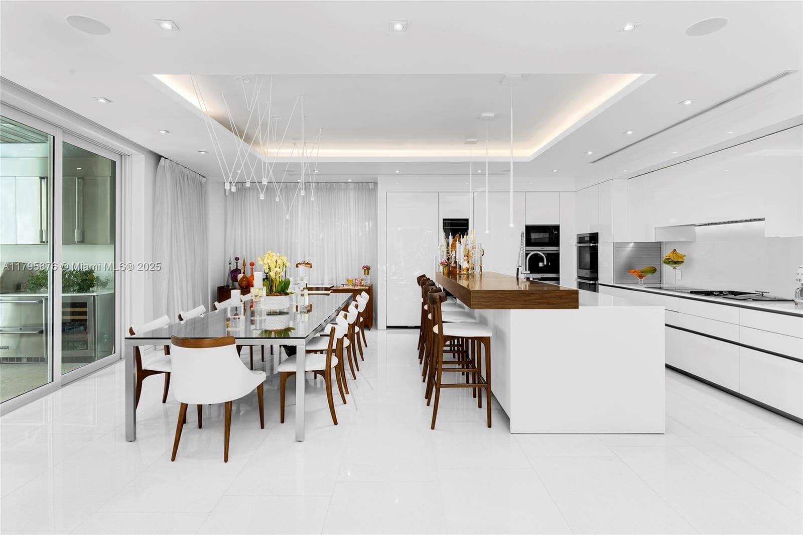 441 N Hibiscus Dr, Miami Beach FL 33139 — 32