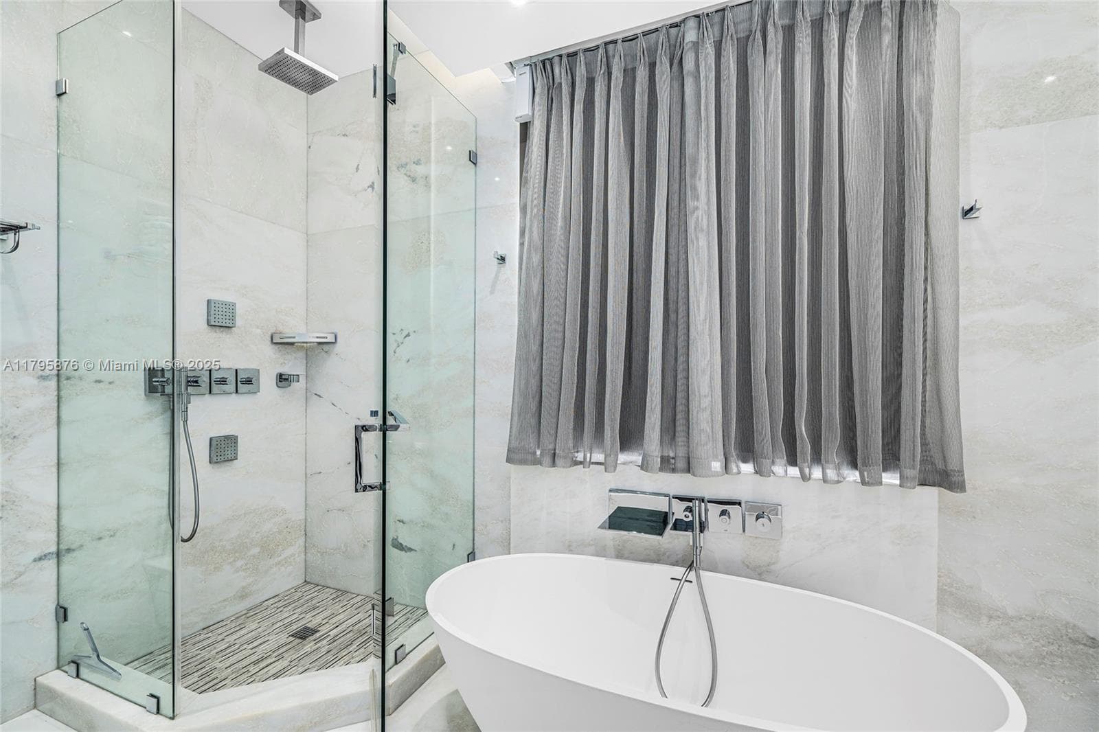 441 N Hibiscus Dr, Miami Beach FL 33139 — 71