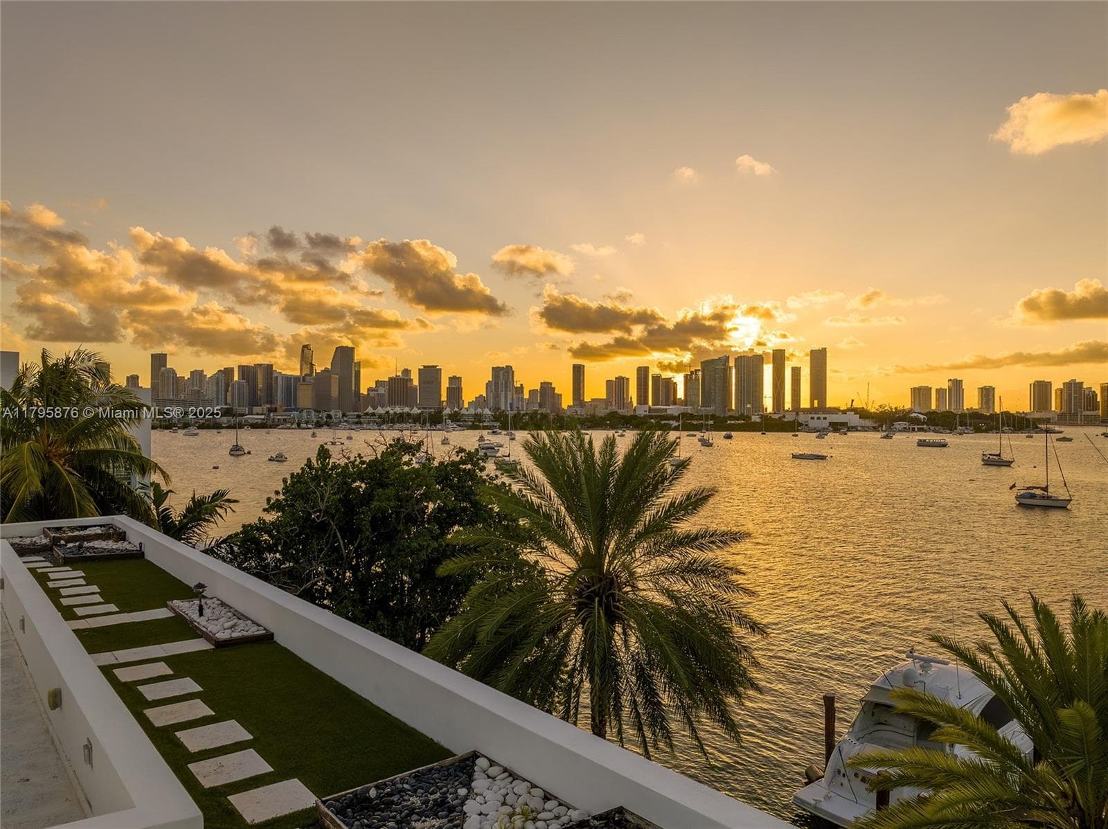 441 N Hibiscus Dr, Miami Beach FL 33139 — 91