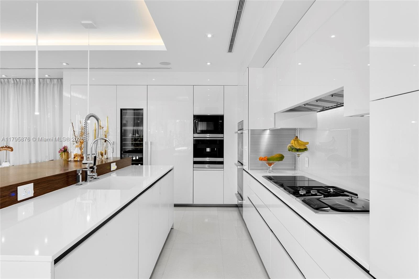 441 N Hibiscus Dr, Miami Beach FL 33139 — 34