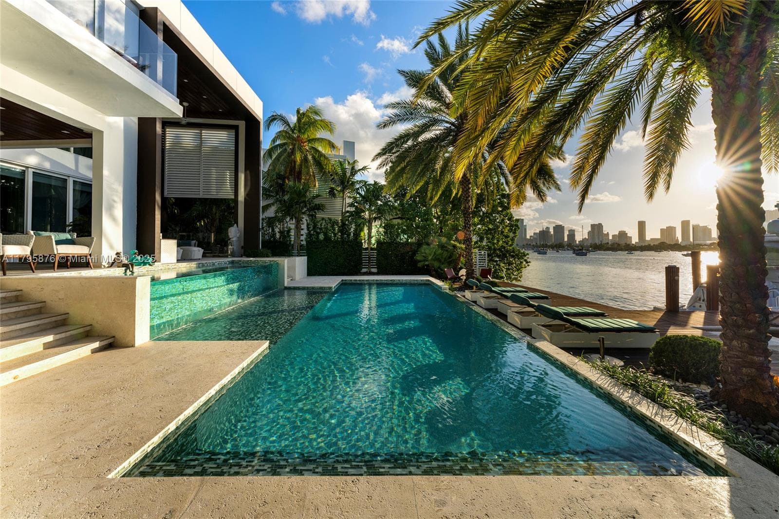 441 N Hibiscus Dr, Miami Beach FL 33139 — 60