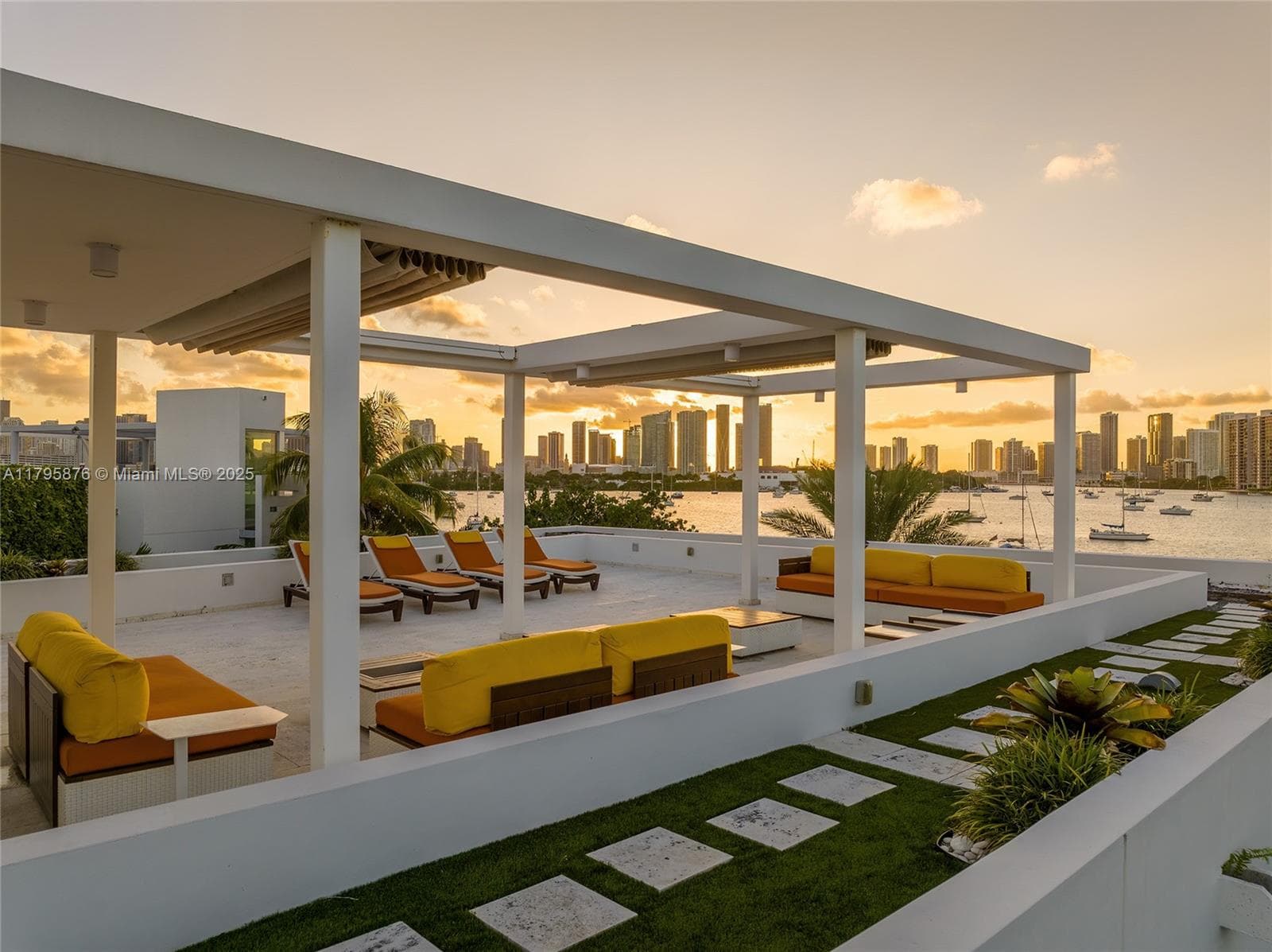 441 N Hibiscus Dr, Miami Beach FL 33139 — 92