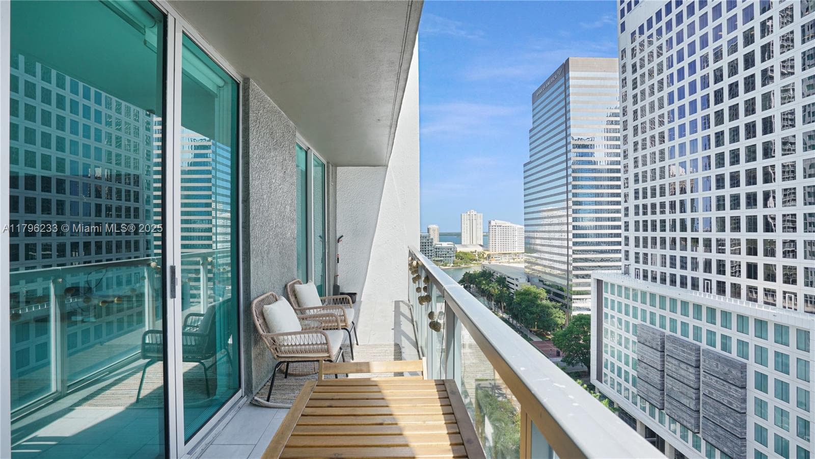 55 SE 6th St # 1804, Miami FL 33131 — 13