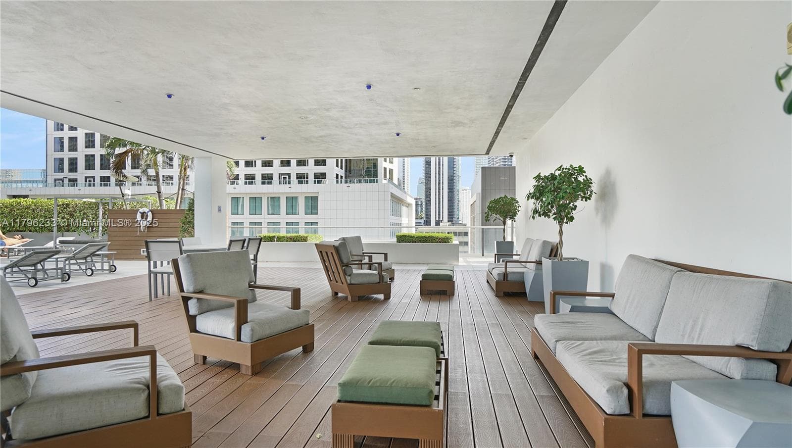 55 SE 6th St # 1804, Miami FL 33131 — 18