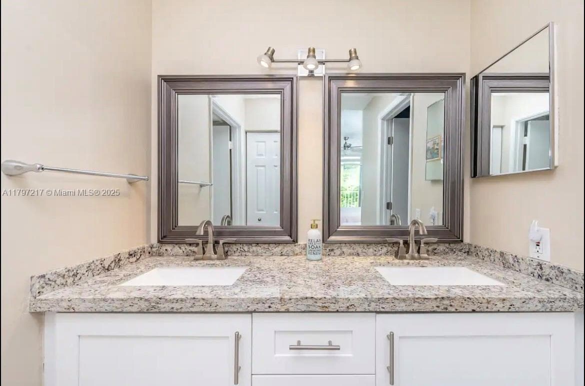 19999 E Country Club Dr # 1202, Aventura FL 33180 — 19
