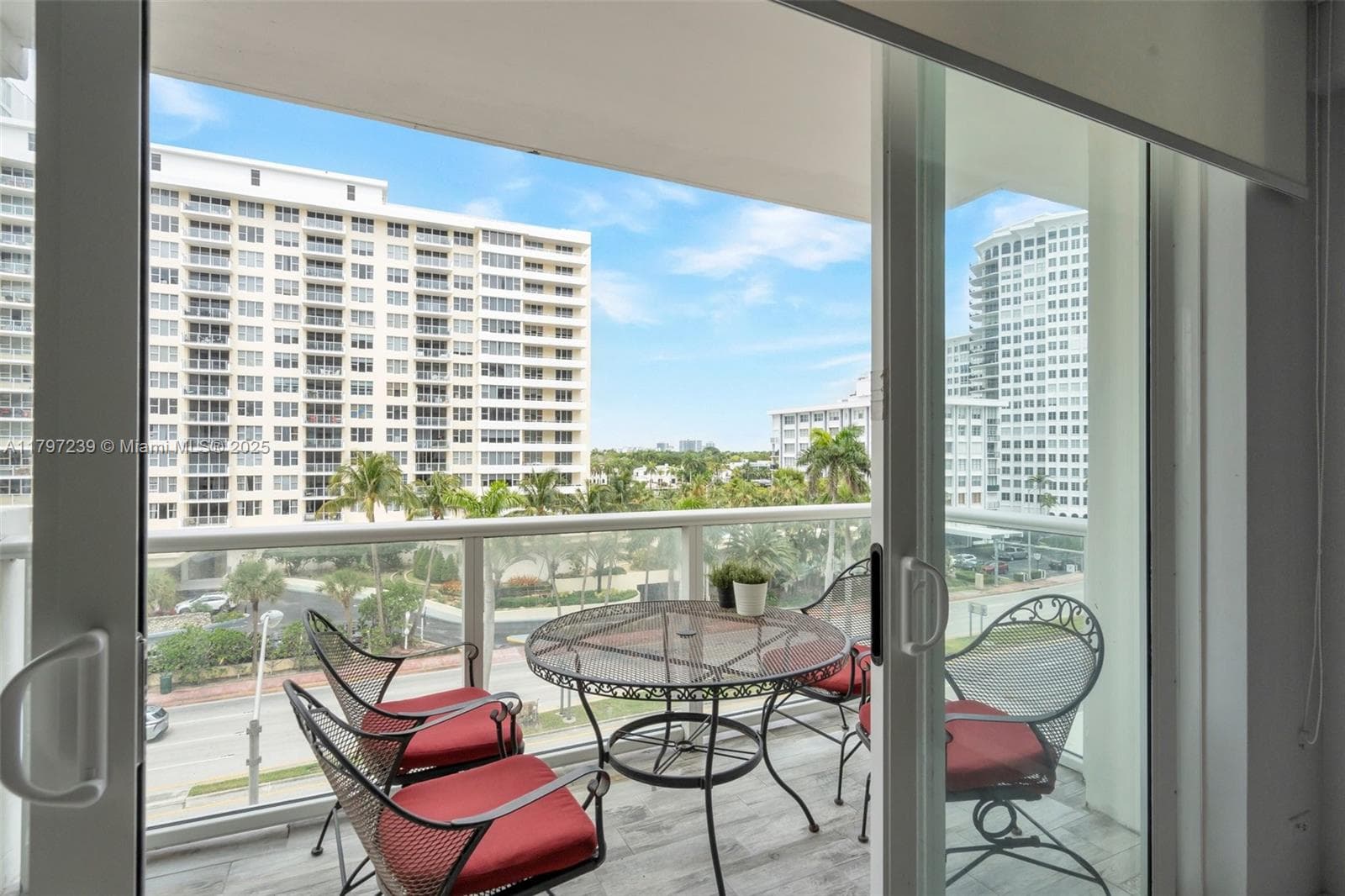 5601 Collins Ave # 615, Miami Beach FL 33140 — 2