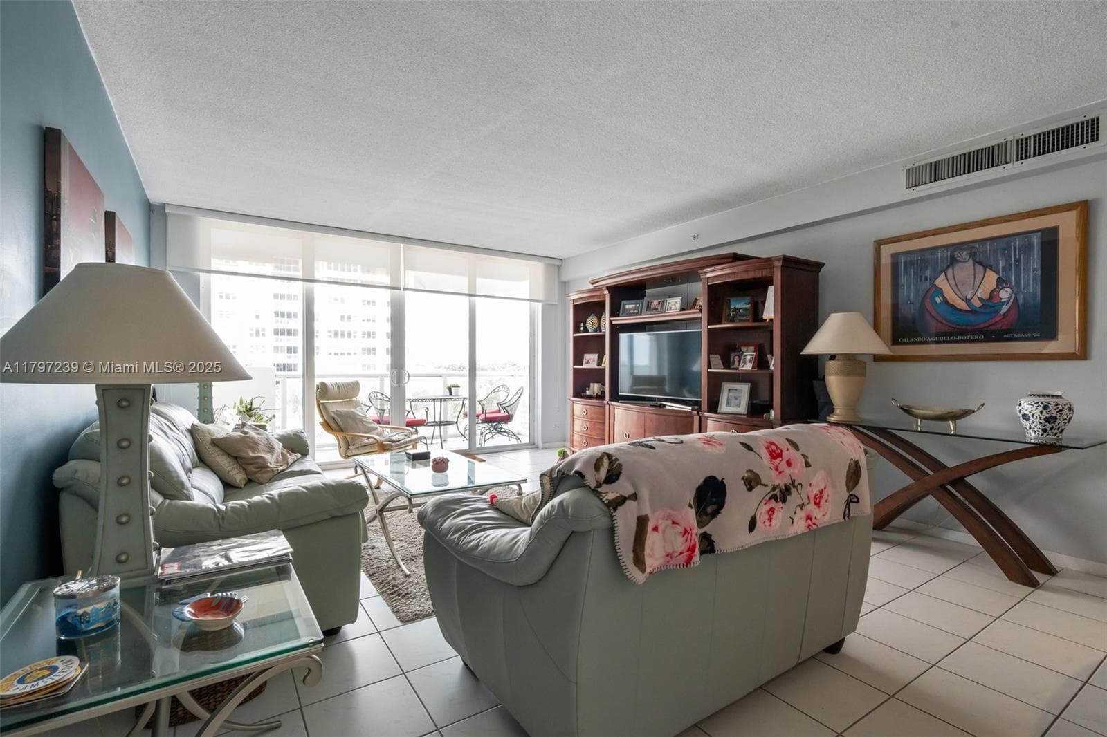 5601 Collins Ave # 615, Miami Beach FL 33140 — 9