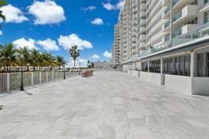 5601 Collins Ave # 615, Miami Beach FL 33140 — 33