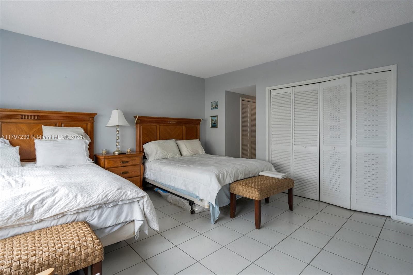 5601 Collins Ave # 615, Miami Beach FL 33140 — 18