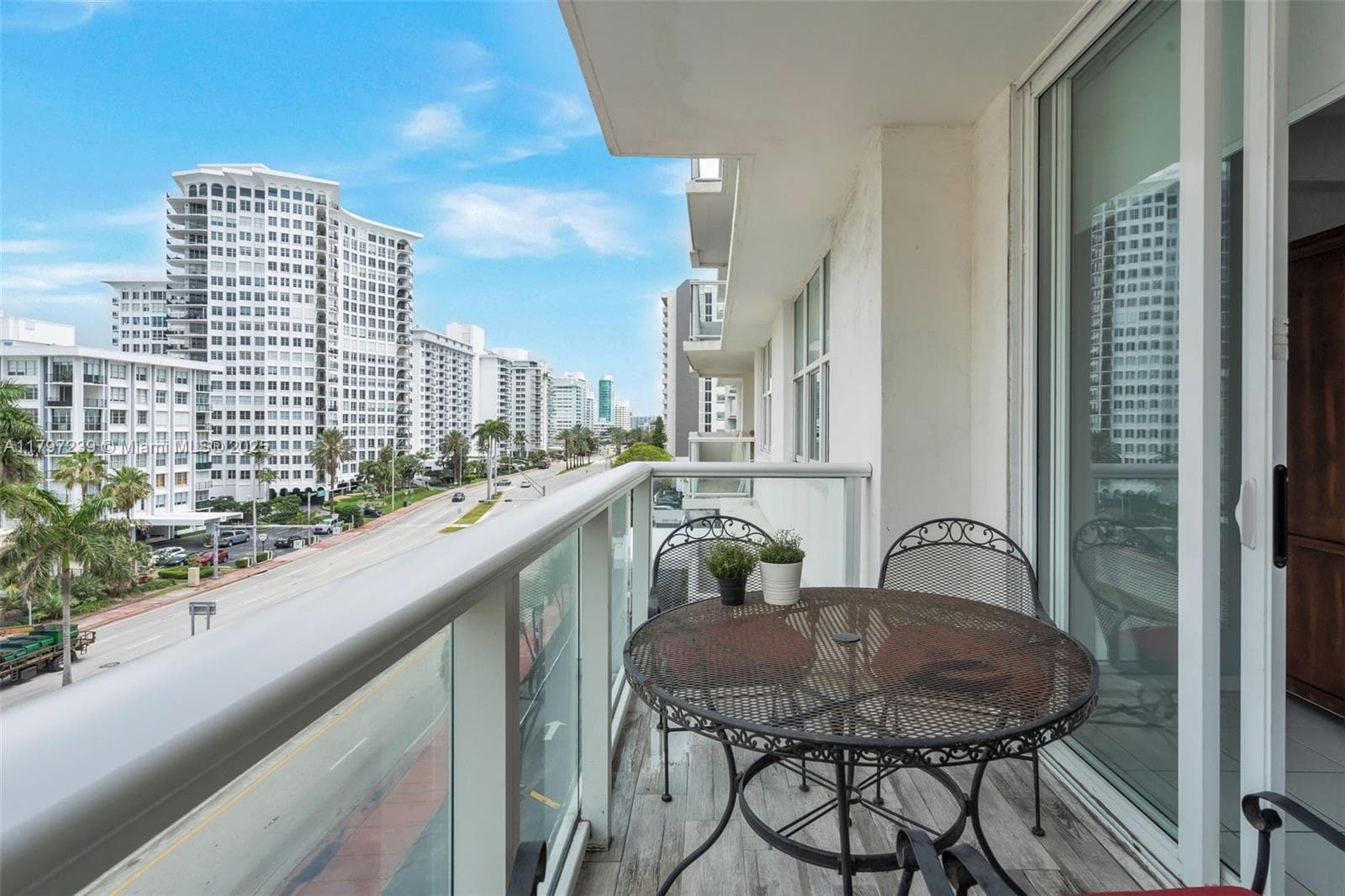 5601 Collins Ave # 615, Miami Beach FL 33140 — 4