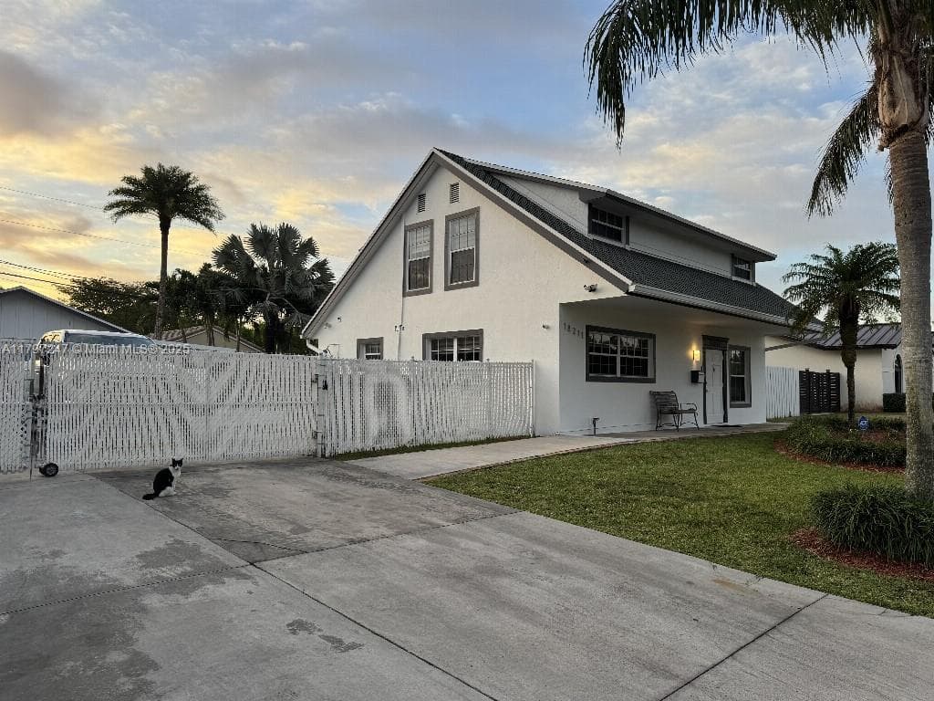 18211 SW 95th Ct, Palmetto Bay FL 33157 — 2