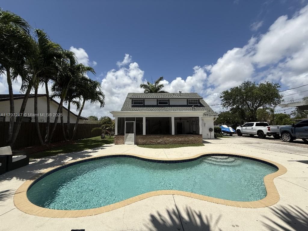 18211 SW 95th Ct, Palmetto Bay FL 33157 — 4